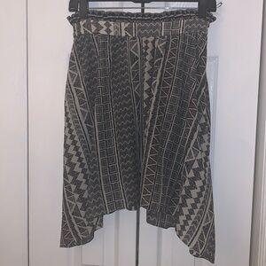 Bar III lined skirt thin airy material size small, side zipper